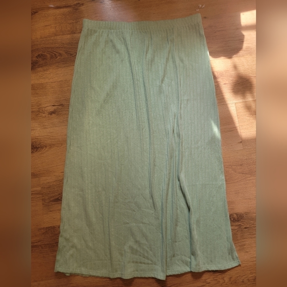 LuLaRoe Kayla Ribbed Single Slit Maxi - Picture 3 of 5